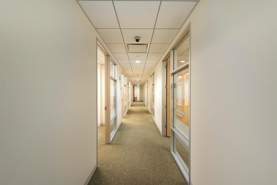 More Photos Of 350 5th Ave S, Naples Storefront Retail Office For Lease