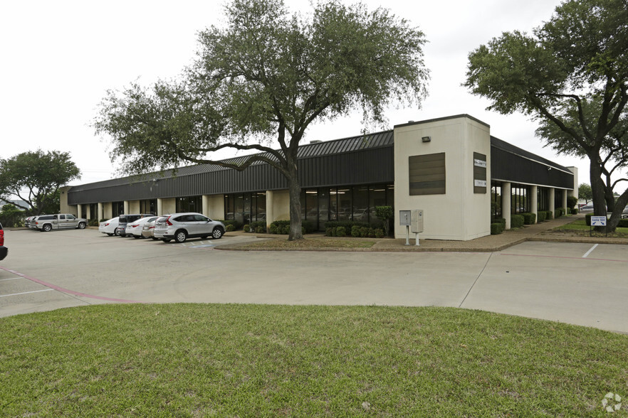 Primary Photo Of 325 Gold St, Garland Light Manufacturing For Sale