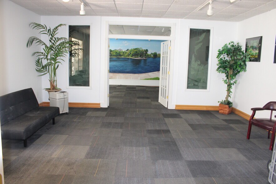 More Photos Of 110 Athens St, Tarpon Springs Light Manufacturing For Lease