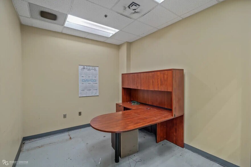 More Photos Of 400 Lake St, Shreveport Warehouse For Lease