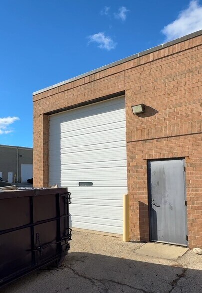 More Photos Of 1104 Heinz Dr, East Dundee Flex For Lease