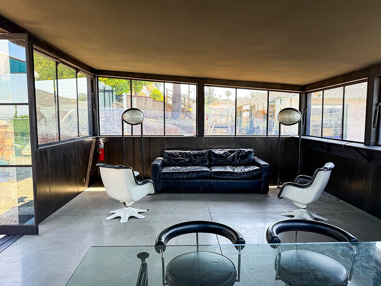 More Photos Of 2436 Gates st, Los Angeles Office For Lease