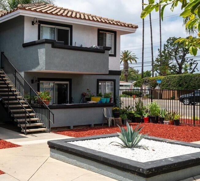 More Photos Of 875 N Olive St, Orange Apartments For Sale