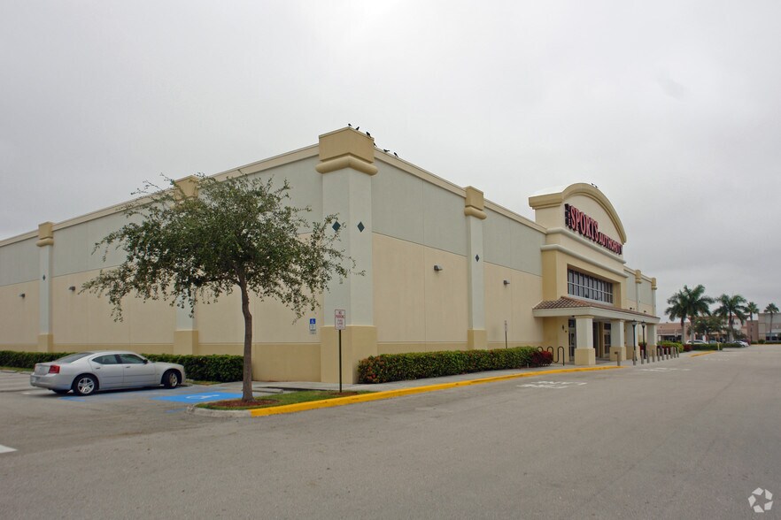 More Photos Of 333-399 N Congress Ave, Boynton Beach Unknown For Lease