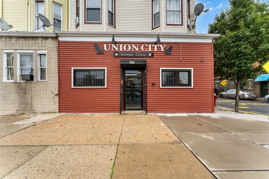 More Photos Of 600 Kennedy Blvd, Union City Apartments For Lease