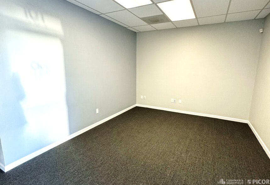 More Photos Of 2020 N Forbes Blvd, Tucson Office For Lease