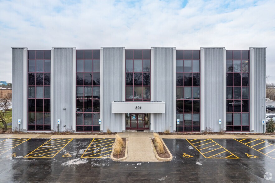 More Photos Of 801 N Cass Ave, Westmont Office For Lease