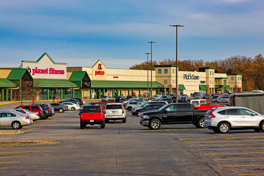 More Photos Of 4698 S Whitnall Ave, Saint Francis Freestanding For Lease