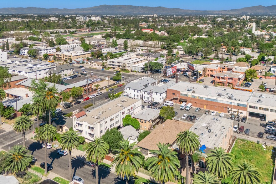 More Photos Of 14643 Friar St, Van Nuys Apartments For Sale