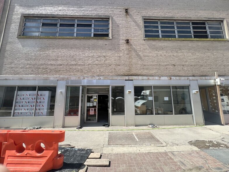 More Photos Of 824 Chapel St, New Haven Storefront For Lease