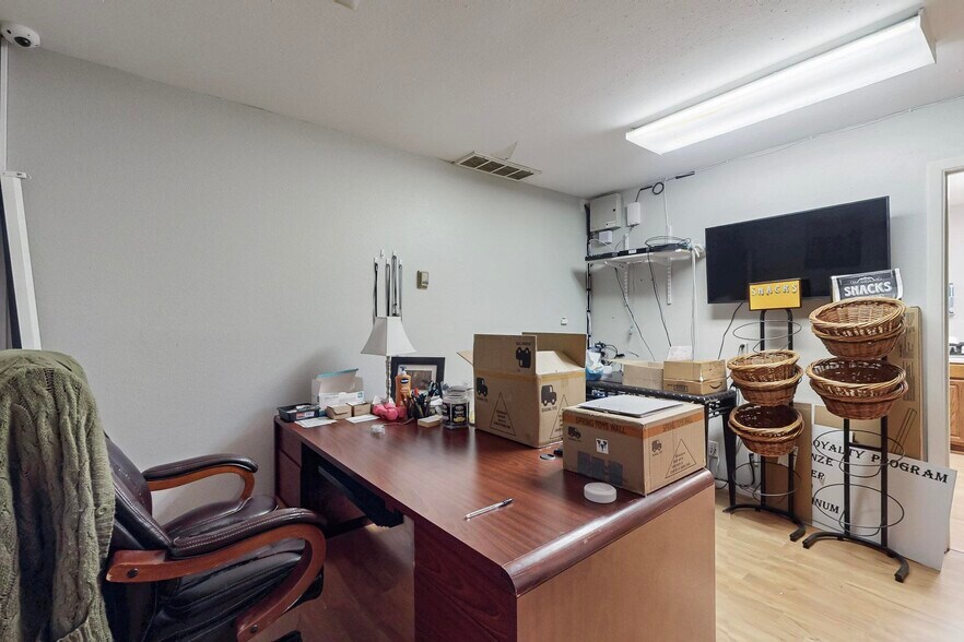 More Photos Of 516 Chama St NE, Albuquerque Office For Sale