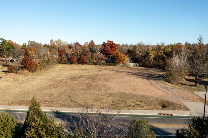 More Photos Of 1031 W Lindsey St, Norman Land For Sale