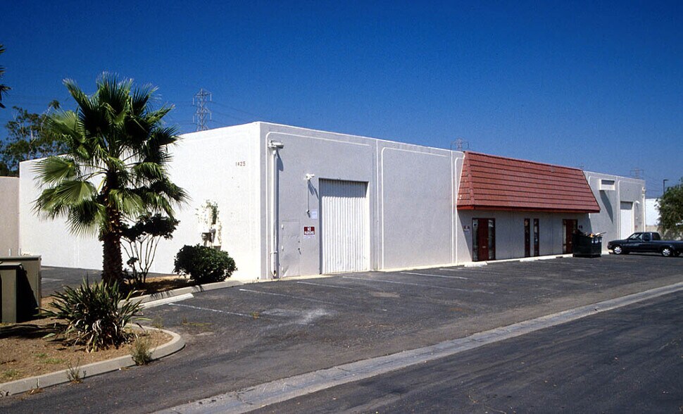 Primary Photo Of 1425 N Manzanita St, Orange Manufacturing For Sale