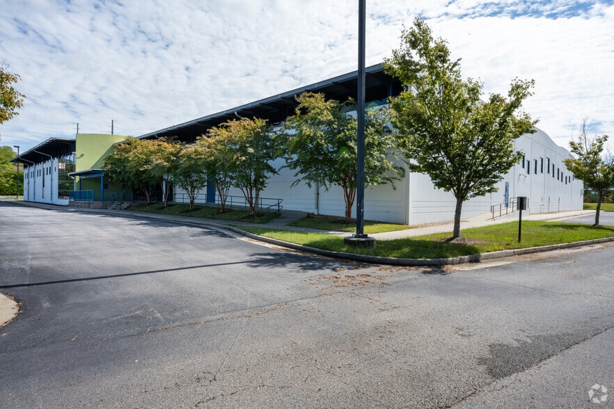 More Photos Of 119 Cane Creek Blvd, Danville Telecom Hotel Data Hosting For Sale