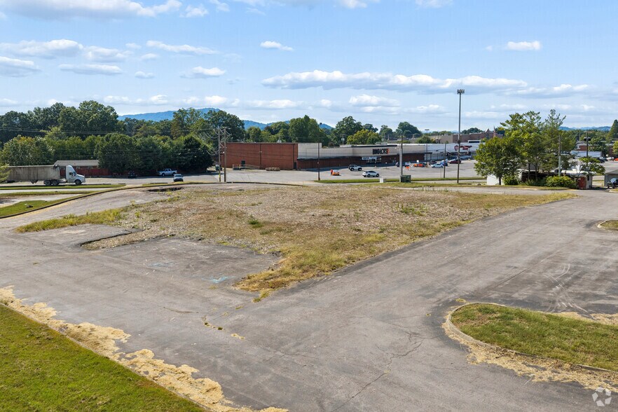 More Photos Of 2060 Fort Henry Dr, Kingsport Land For Lease