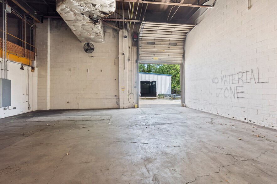 More Photos Of 1507 Willow St, Lebanon Warehouse For Sale