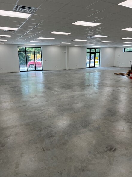 More Photos Of 1217 Remount Rd, North Charleston Warehouse For Lease