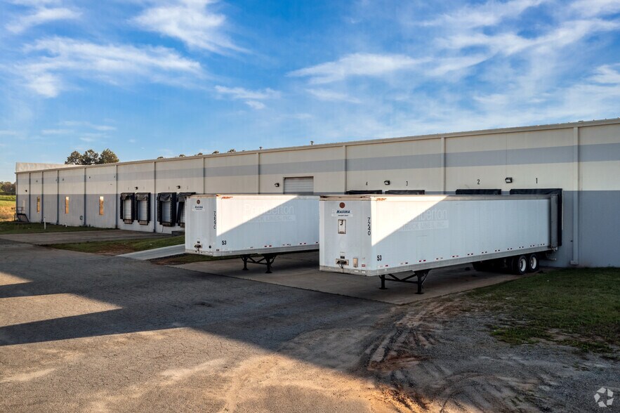 More Photos Of 5475 N Blackstock Rd, Spartanburg Warehouse For Lease
