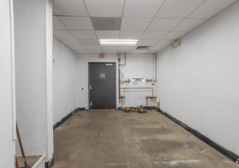 More Photos Of 2781 US Route 5 N, Windsor Fast Food For Sale