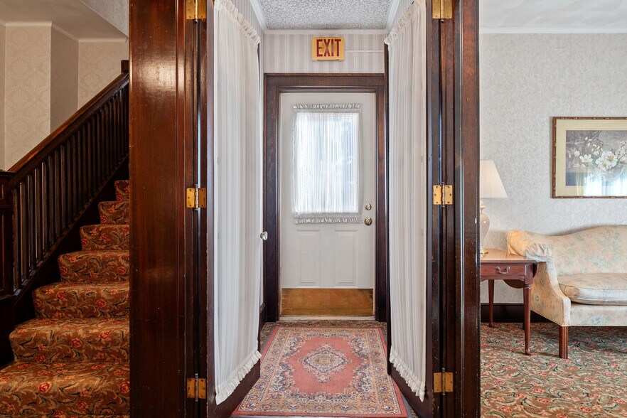 More Photos Of 150 Main St, Johnson City Medical For Sale