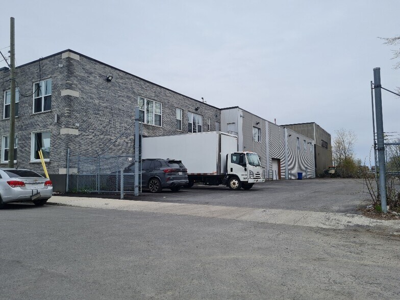 More Photos Of 6270-6290 Rue Périnault, Montréal Industrial For Sale
