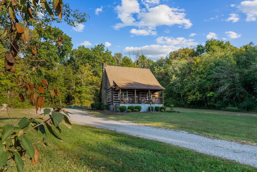 More Photos Of 1190 W Ellington Pky, Lewisburg Lodge Meeting Hall For Sale