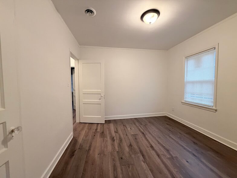 More Photos Of 3614 Park Ave, Memphis General Retail For Sale