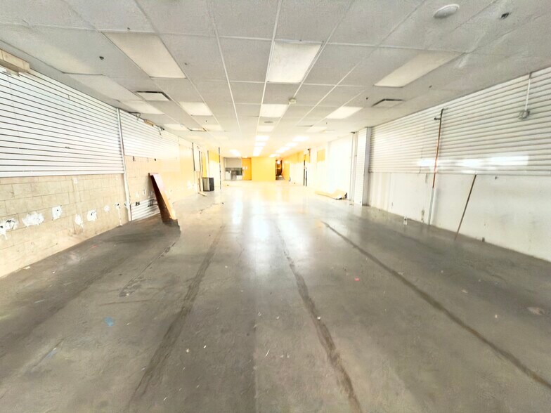 More Photos Of 318 Knickerbocker Ave, Brooklyn Apartments For Lease