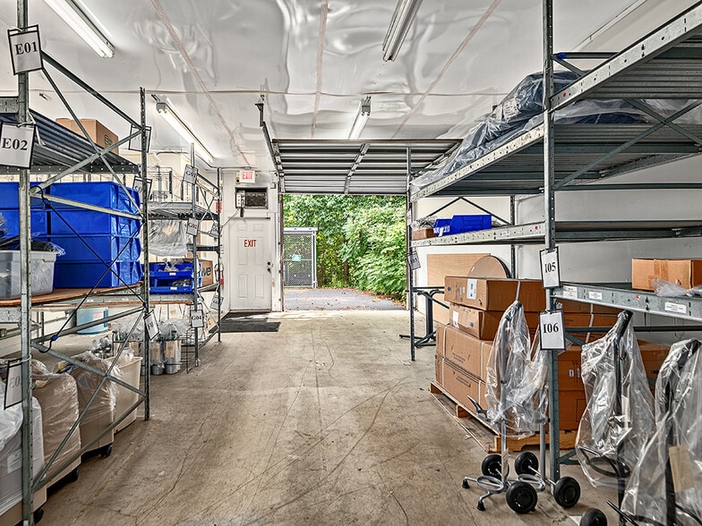 More Photos Of 141 Glenn Bridge Rd, Arden Light Distribution For Lease