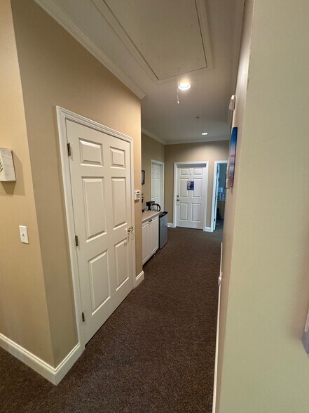 More Photos Of 150 Prospect Pl, Alpharetta Office For Sale