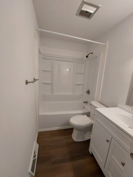 More Photos Of 435 Woodland Ave, Steubenville Apartments For Sale