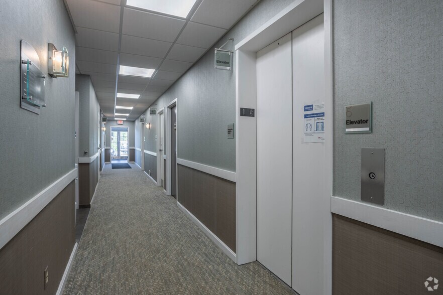 More Photos Of 17747 Chillicothe Rd, Chagrin Falls Office For Lease