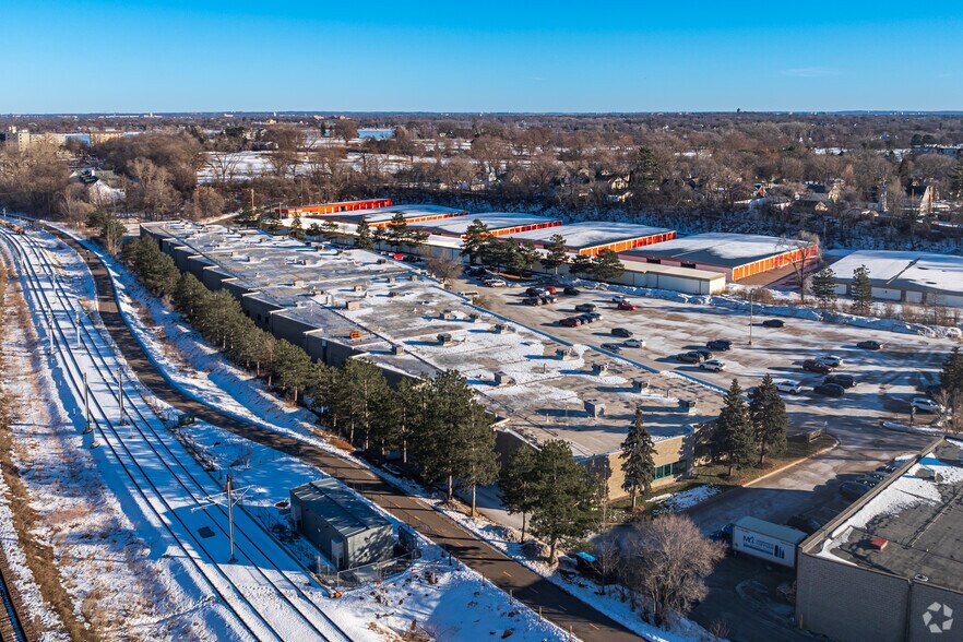 More Photos Of 4200-4250 Park Glen Rd, Saint Louis Park Light Manufacturing For Lease