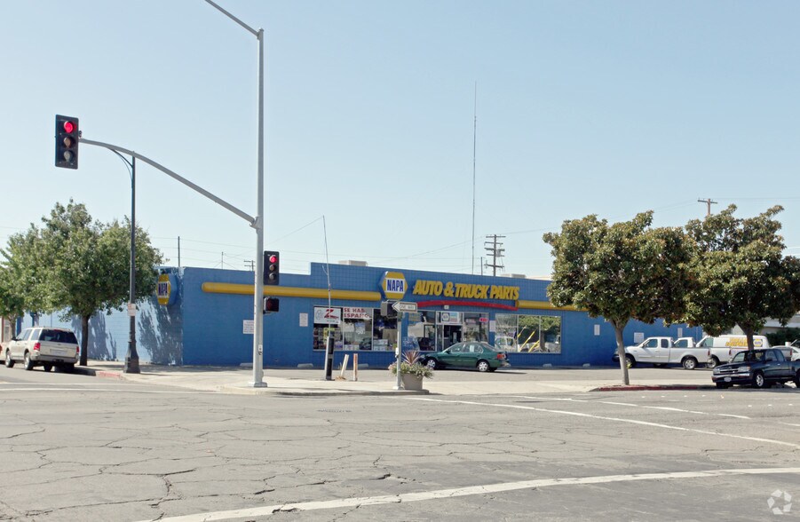 Primary Photo Of 924 G St, Modesto Freestanding For Sale