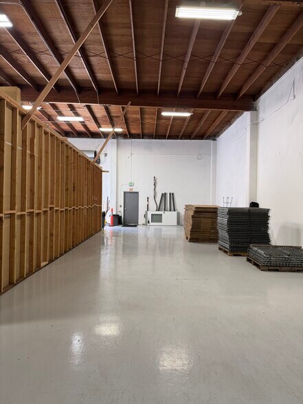 More Photos Of 280 Wattis Way, South San Francisco Manufacturing For Lease