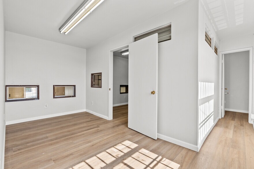 More Photos Of 6004 W Pico Blvd, Los Angeles Storefront For Lease