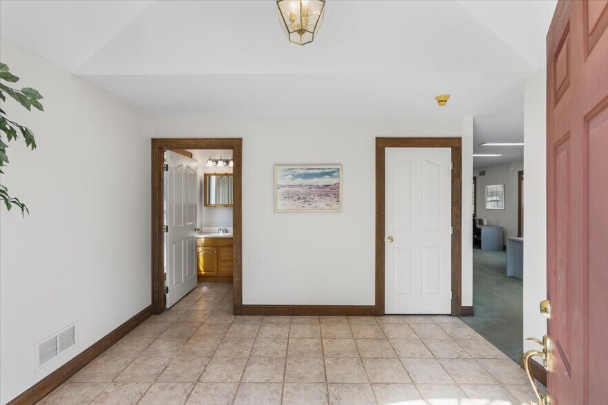 More Photos Of 27 Main St, Sparta Office For Sale