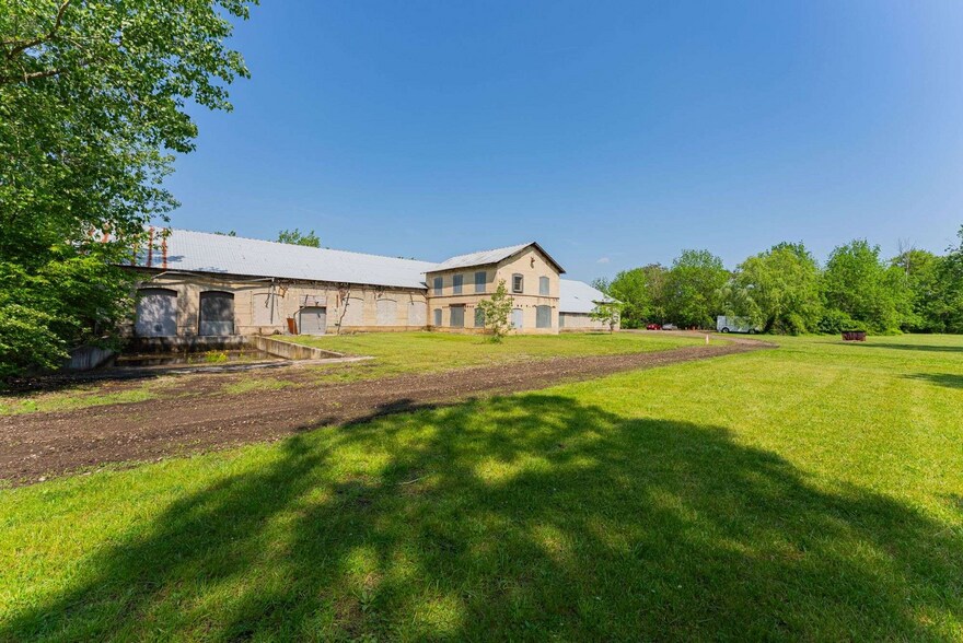 More Photos Of 311 Rose Ave, Marion Warehouse For Sale
