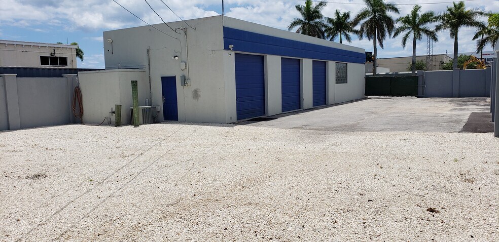 More Photos Of , Hollywood Unknown For Sale