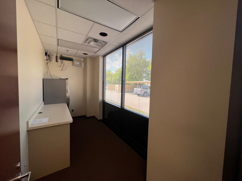 More Photos Of 3060 Communications Pky, Plano Medical For Lease