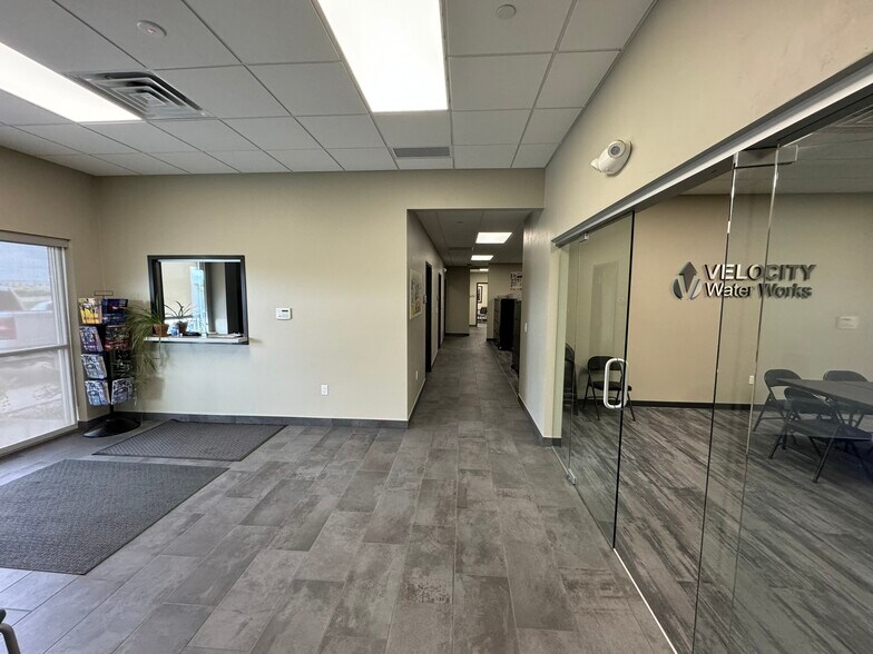 More Photos Of 100 E Kelso Rd, Kaukauna Manufacturing For Lease