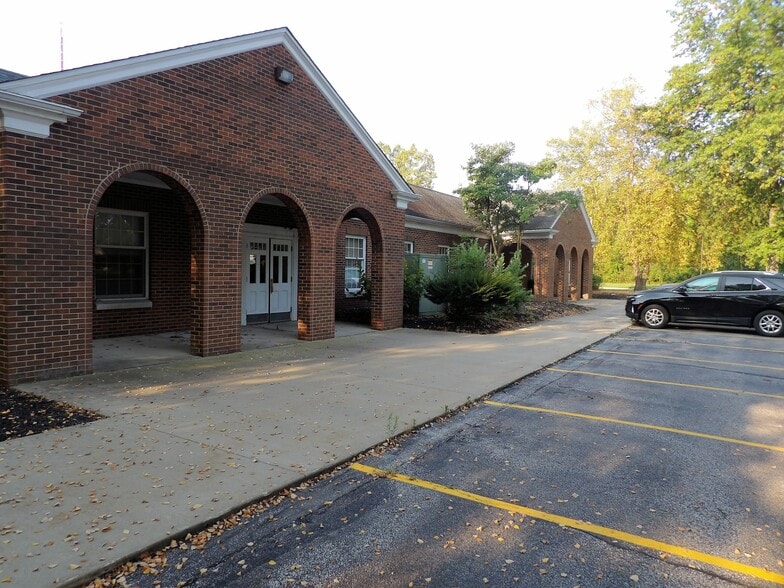 More Photos Of 100 Parker Ct, Chardon Office For Lease