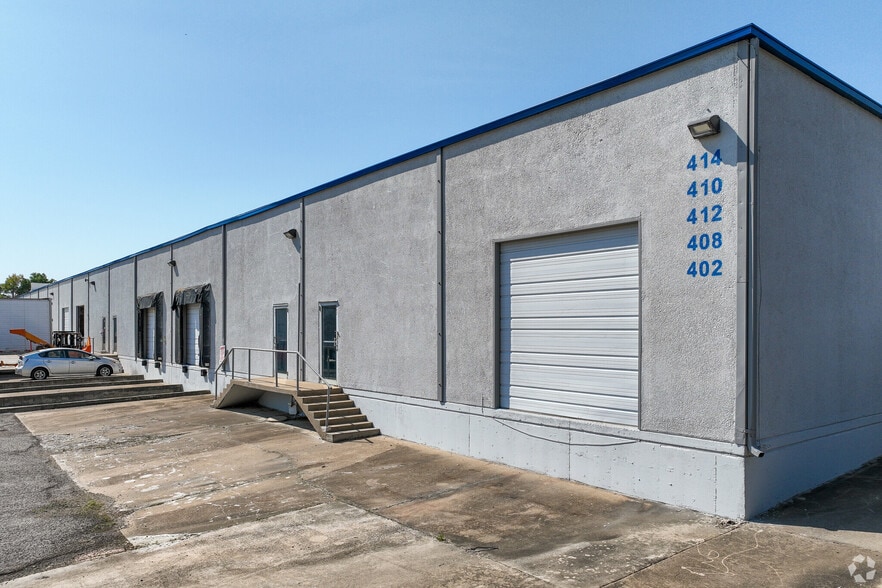 More Photos Of 2402-2404 Blue Smoke Ct, Fort Worth Unknown For Lease