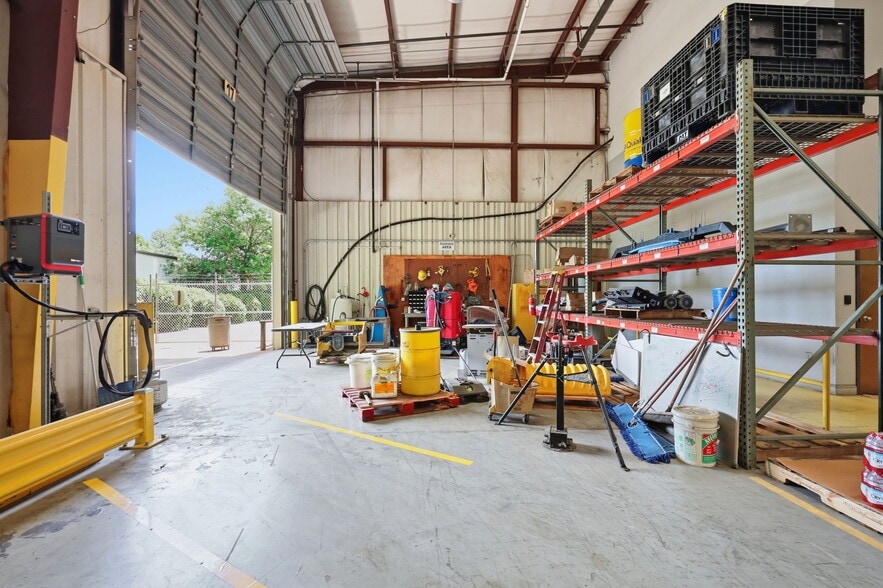 More Photos Of 1526 S Brightleaf Blvd, Smithfield Warehouse For Lease