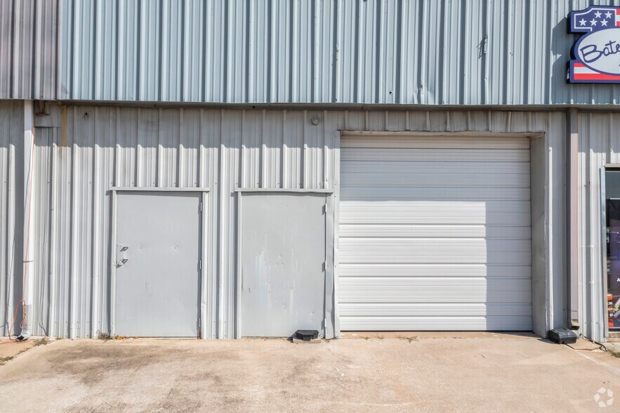 More Photos Of 2455 E Highway 121, Lewisville Storefront For Lease