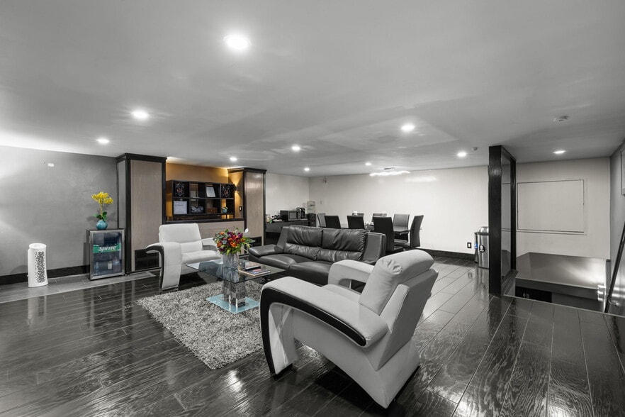 More Photos Of 5739 Tujunga Ave, North Hollywood Movie Radio TVStudio For Sale