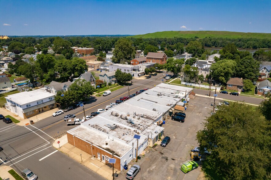 Primary Photo Of 316 Broad St, Florence Flex For Sale