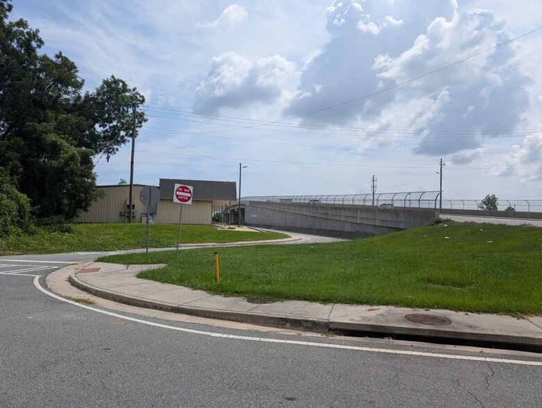 More Photos Of 908 W Hill Ave, Valdosta Warehouse For Sale