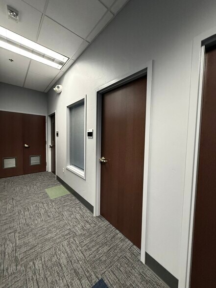 More Photos Of 110-301 N Adams St, Green Bay Office Residential For Lease