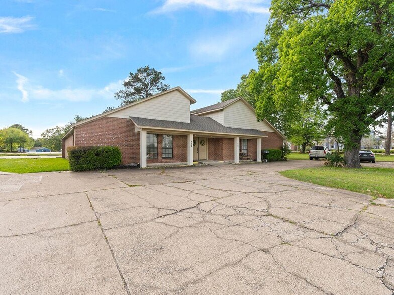 Primary Photo Of 602 S John Redditt Dr, Lufkin Office For Lease
